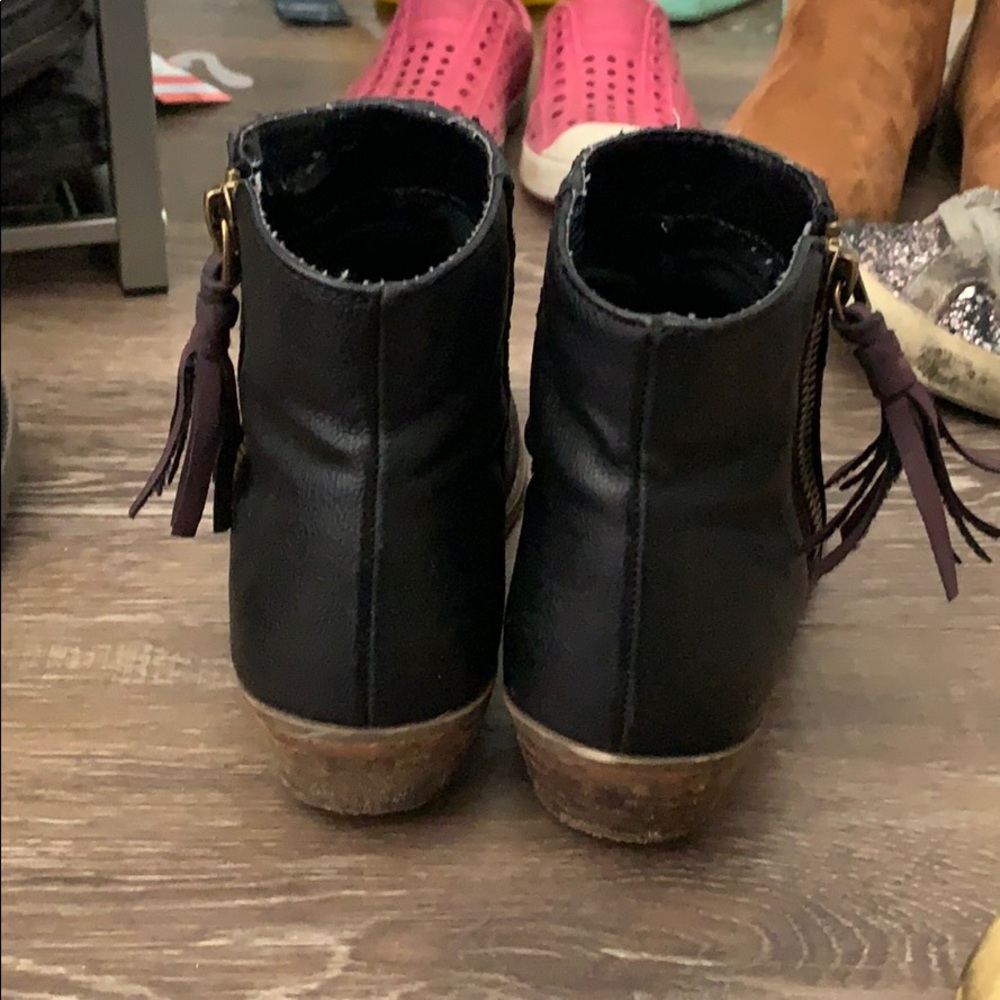 Cute Booties! - Picture 2 of 4